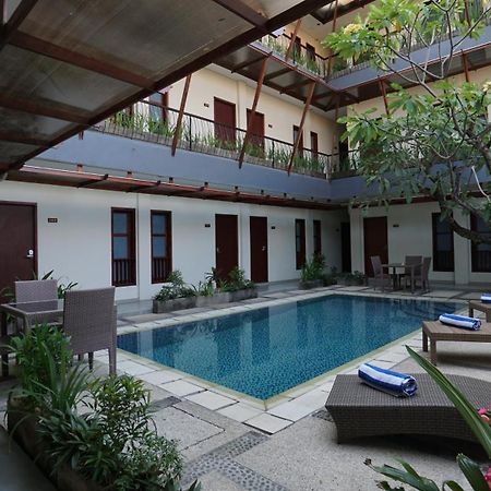 Reddoorz Near Legian Street Hotel Exterior photo