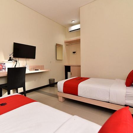 Reddoorz Near Legian Street Hotel Exterior photo