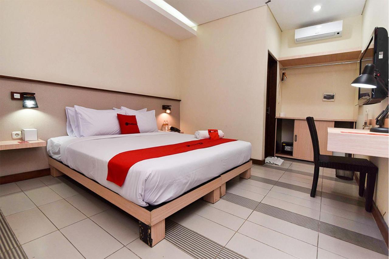 Reddoorz Near Legian Street Hotel Exterior photo
