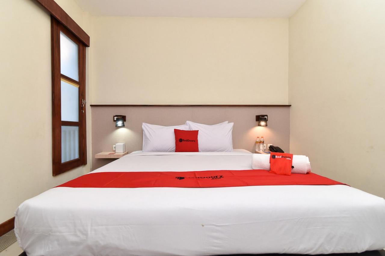 Reddoorz Near Legian Street Hotel Exterior photo
